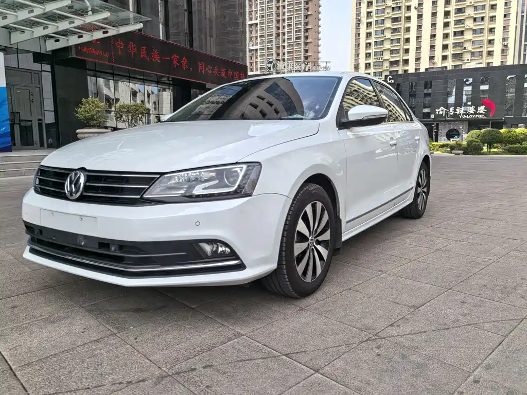 Volkswagen Sagitar 2016