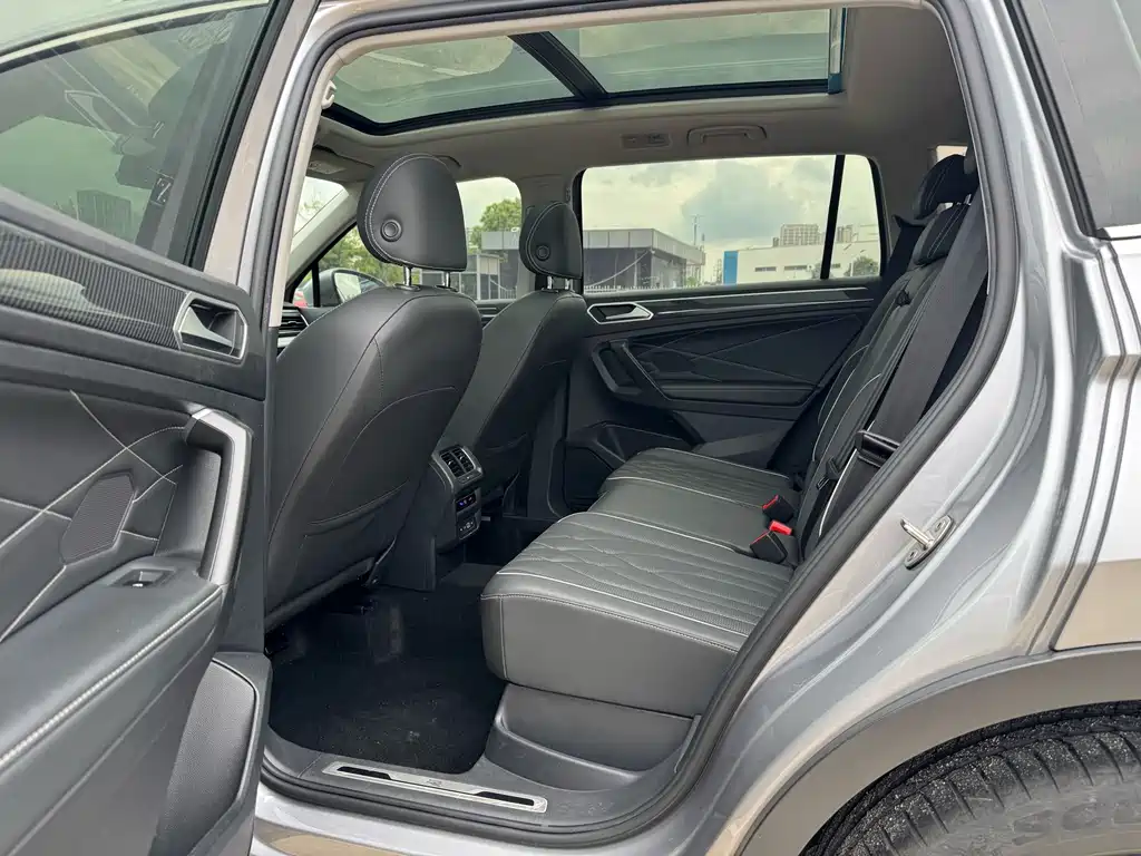 Volkswagen Tiguan L 2022