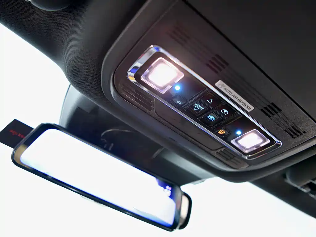 Ford Edge 2023 — фото 10