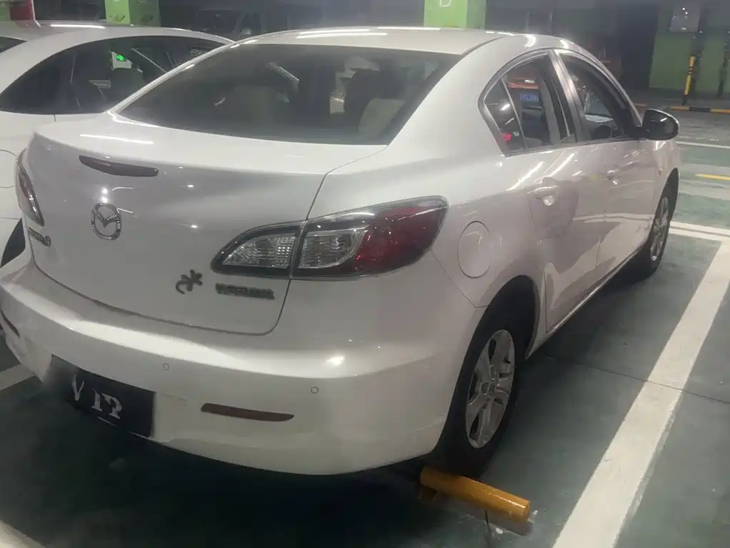 Mazda 3 Xingcheng 2015 — фото 8