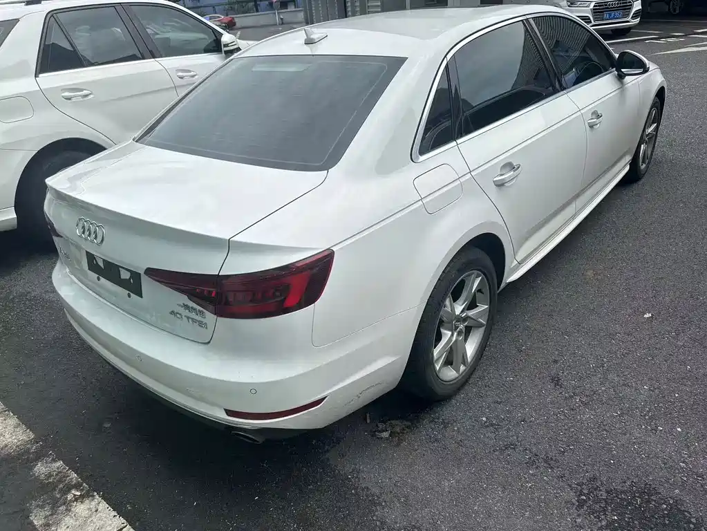Audi A4L 2018