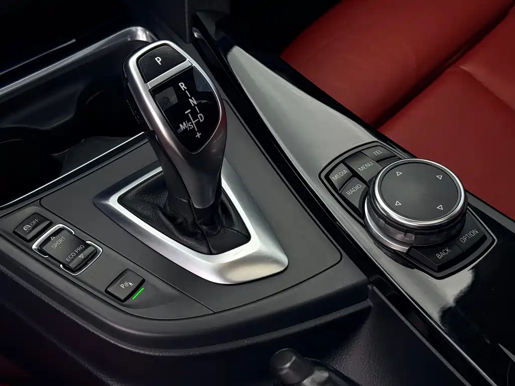 BMW 3 Series 2015 — фото 21