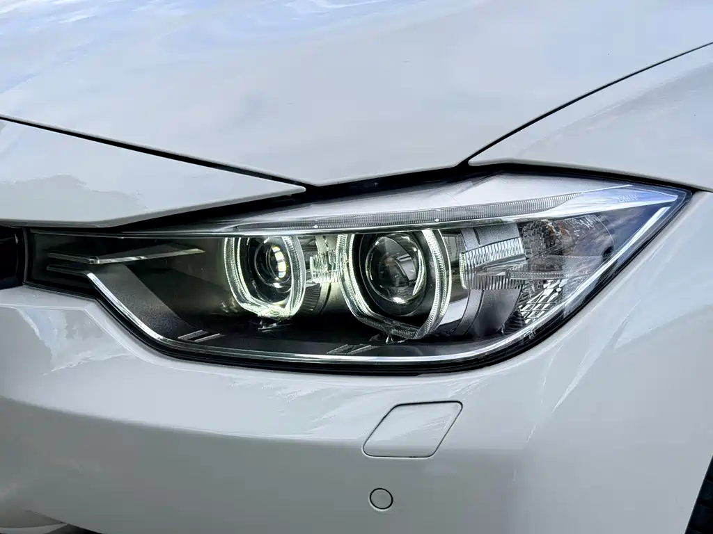 BMW 3 Series 2015 — фото 28