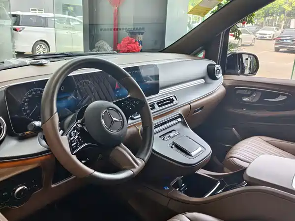 Mercedes-Benz Vito 2024