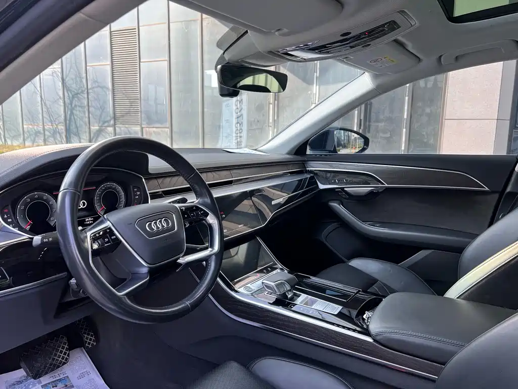 Audi A8 2020 — фото 10