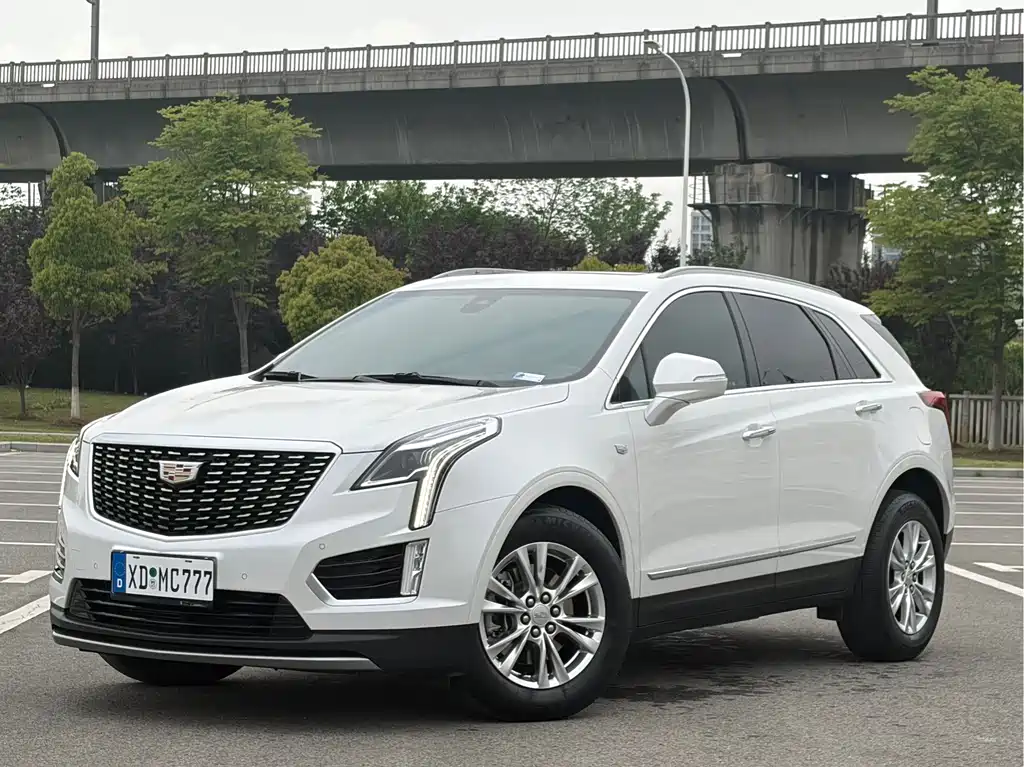 Cadillac XT5 2022 — фото 1