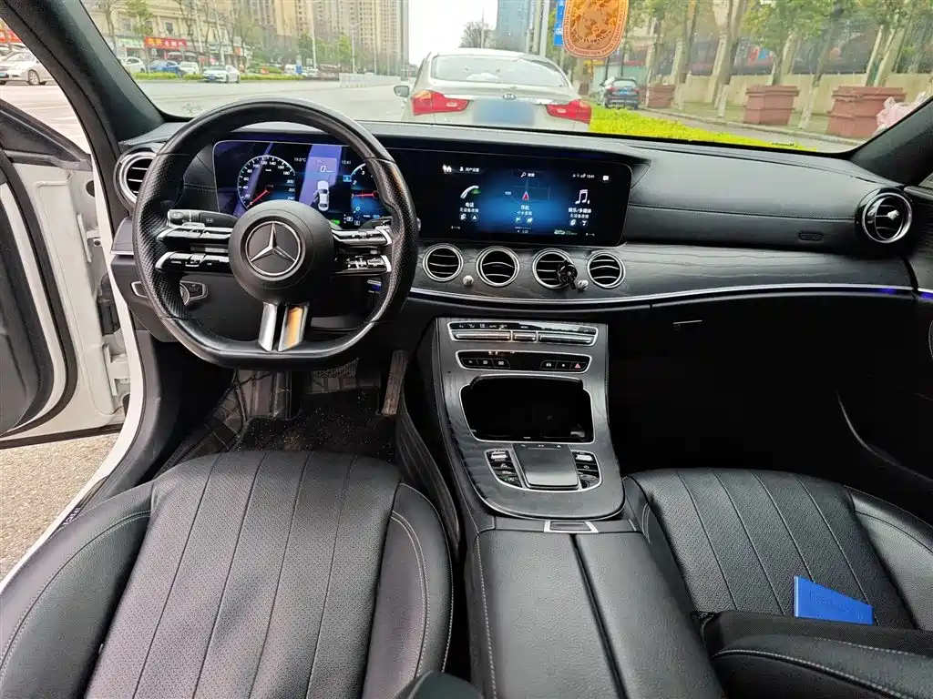 Mercedes-Benz E-Class 2021 — фото 13