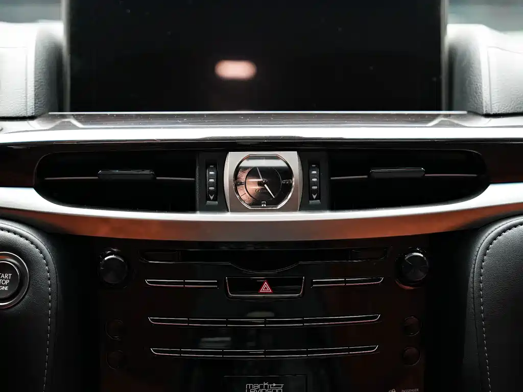 Lexus LX 2020 — фото 19