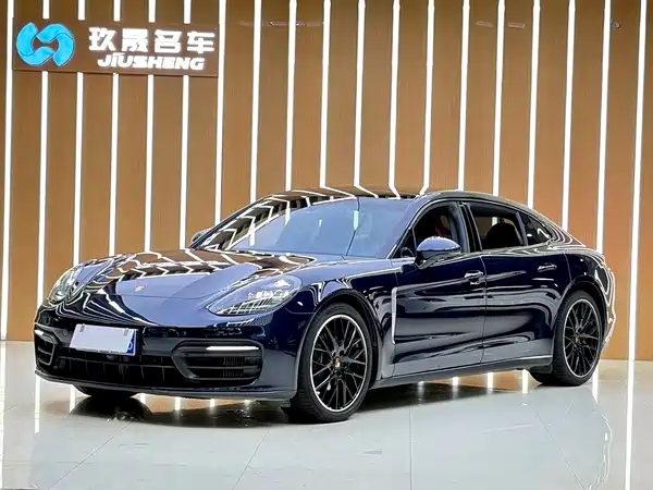 Porsche Panamera 2023