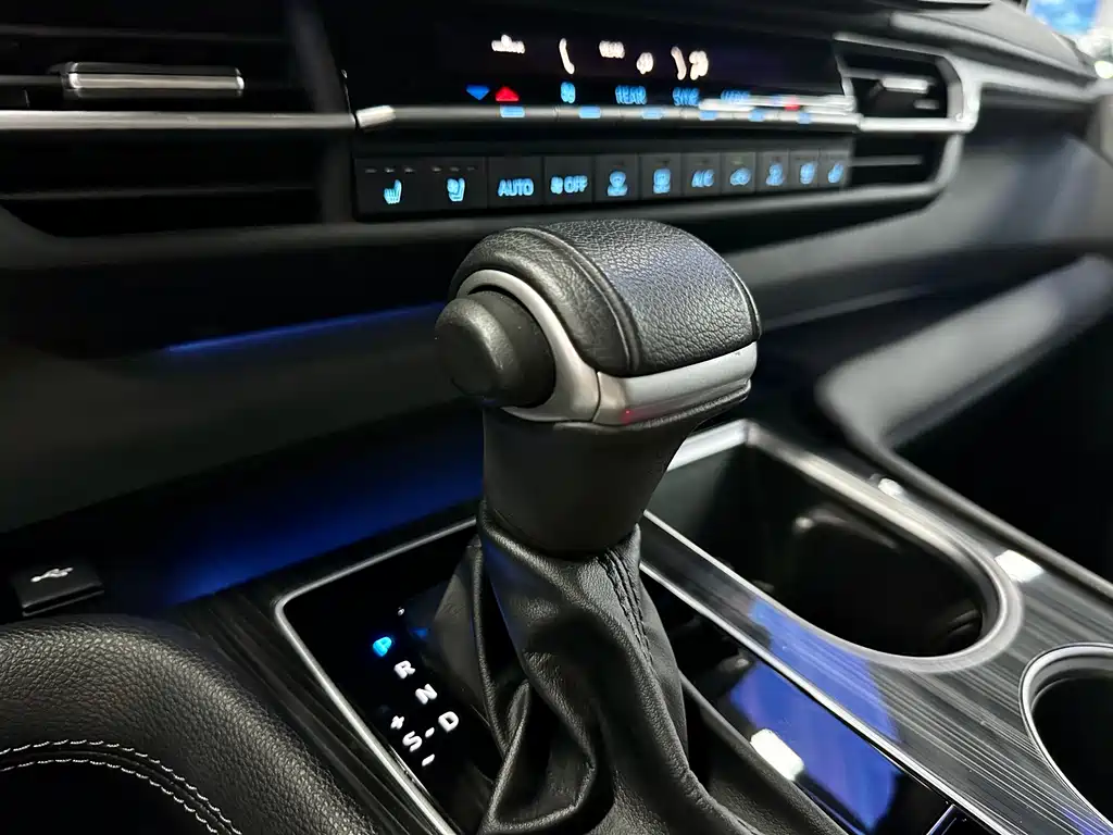 Toyota Sienna 2022 — фото 16