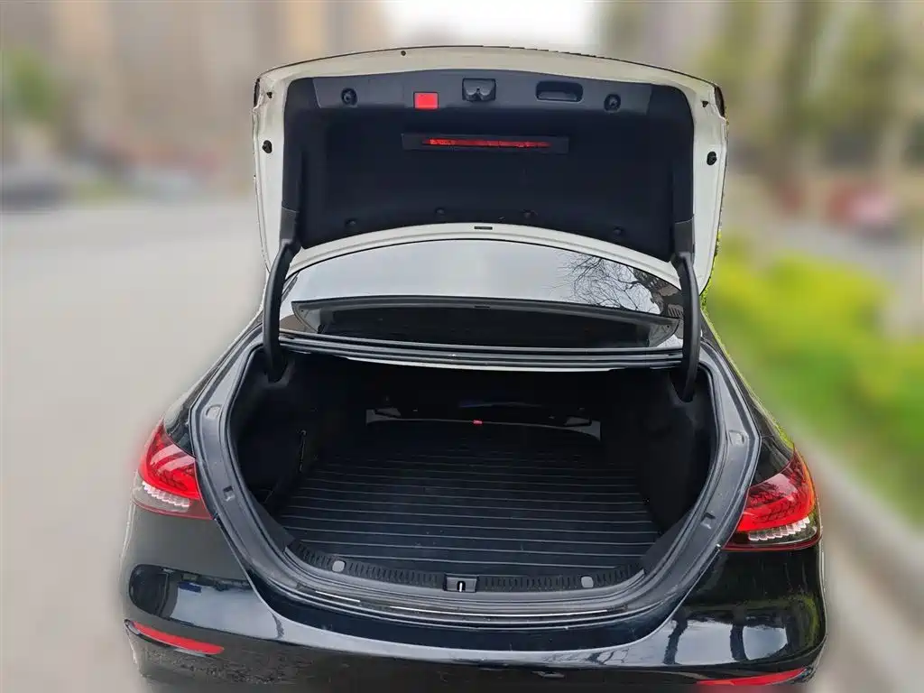 Mercedes-Benz E-Class 2021 — фото 10
