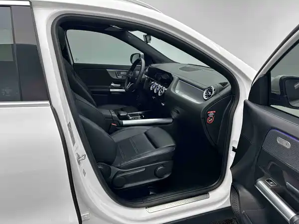 Mercedes-Benz GLA 2021