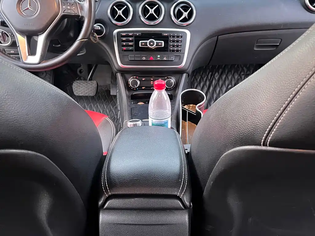 Mercedes-Benz A-Class 2015 — фото 15