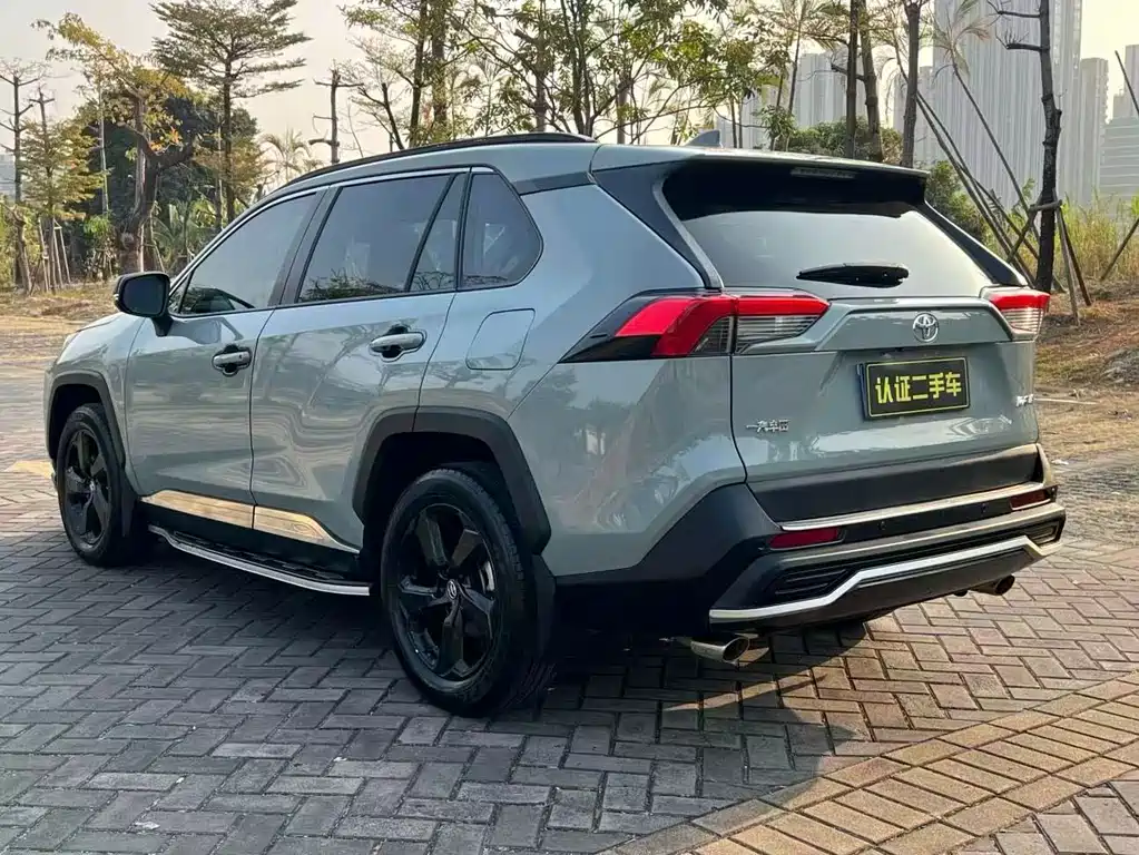 Toyota RAV4 2020 — фото 9