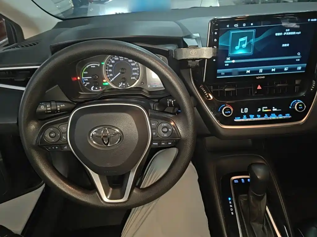 Toyota Corolla 2021 — фото 10