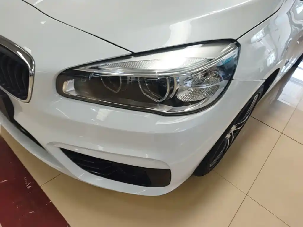BMW 2 Series Station Wagon 2017 — фото 24