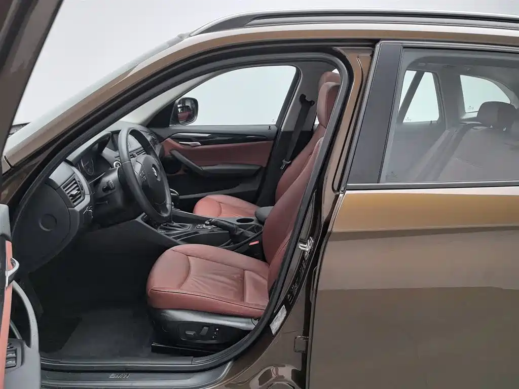 BMW X1 2012 — фото 10