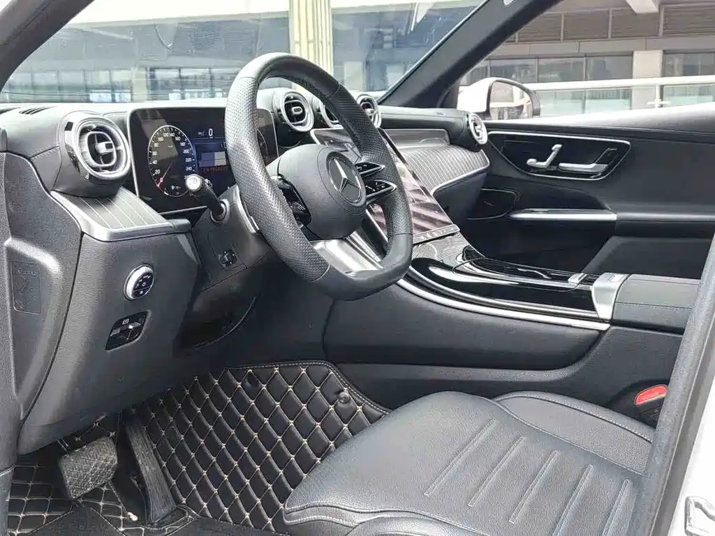 Mercedes-Benz GLC 2023
