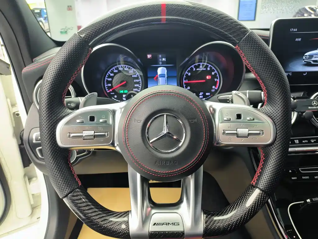 Mercedes-Benz C-Class AMG 2016 — фото 16