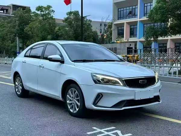 Geely Emgrand 2021