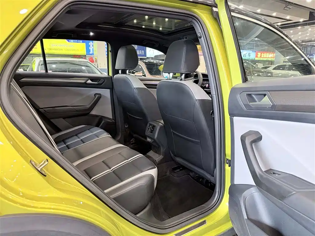 Volkswagen T-Roc 2023