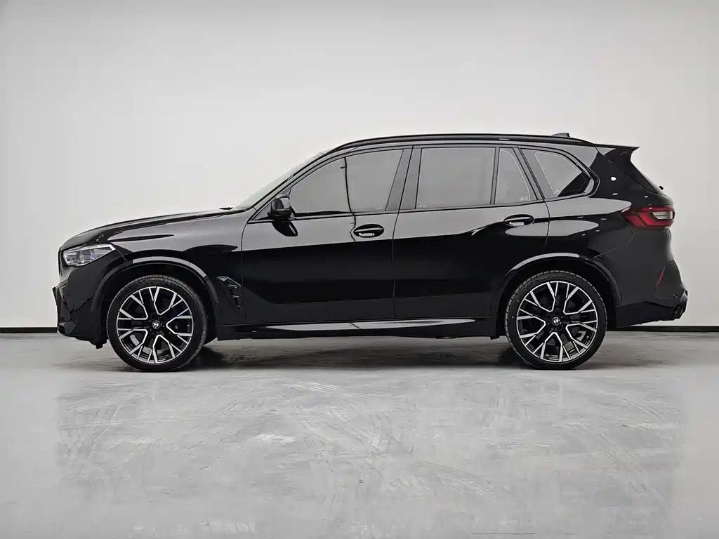 BMW X5 M 2022 — фото 15