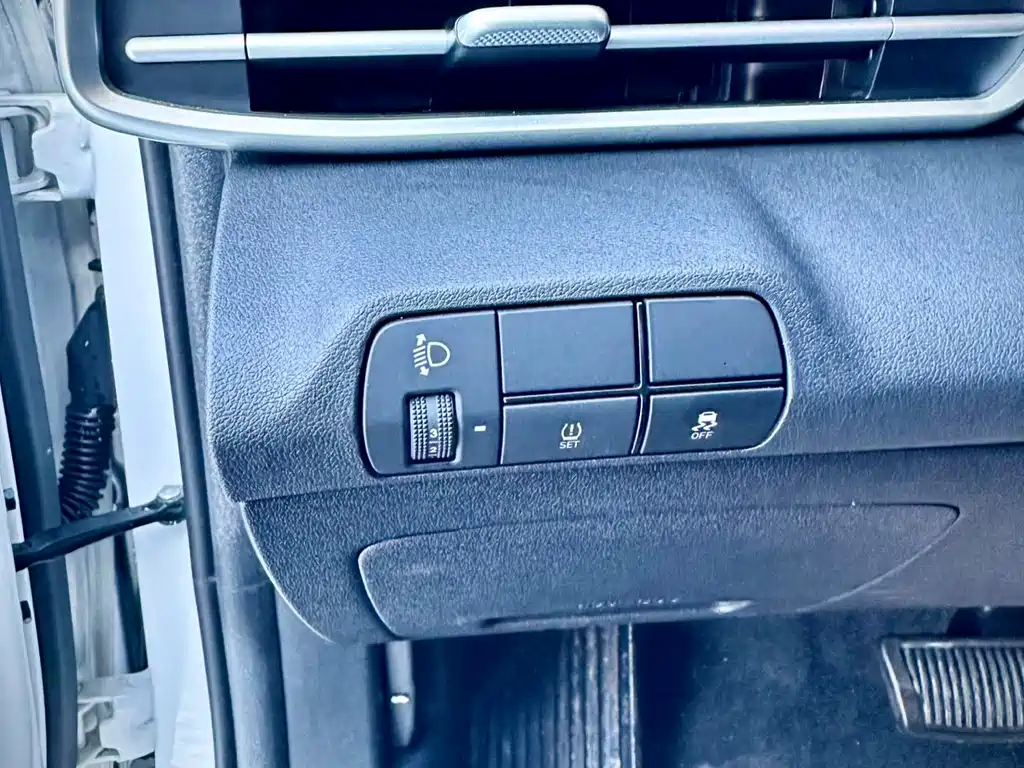 Hyundai Elantra 2023 — фото 22