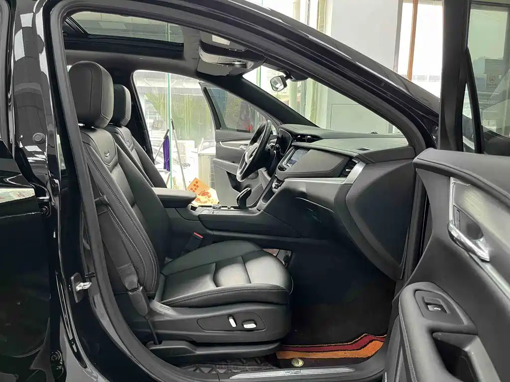 Cadillac XT5 2022 — фото 12