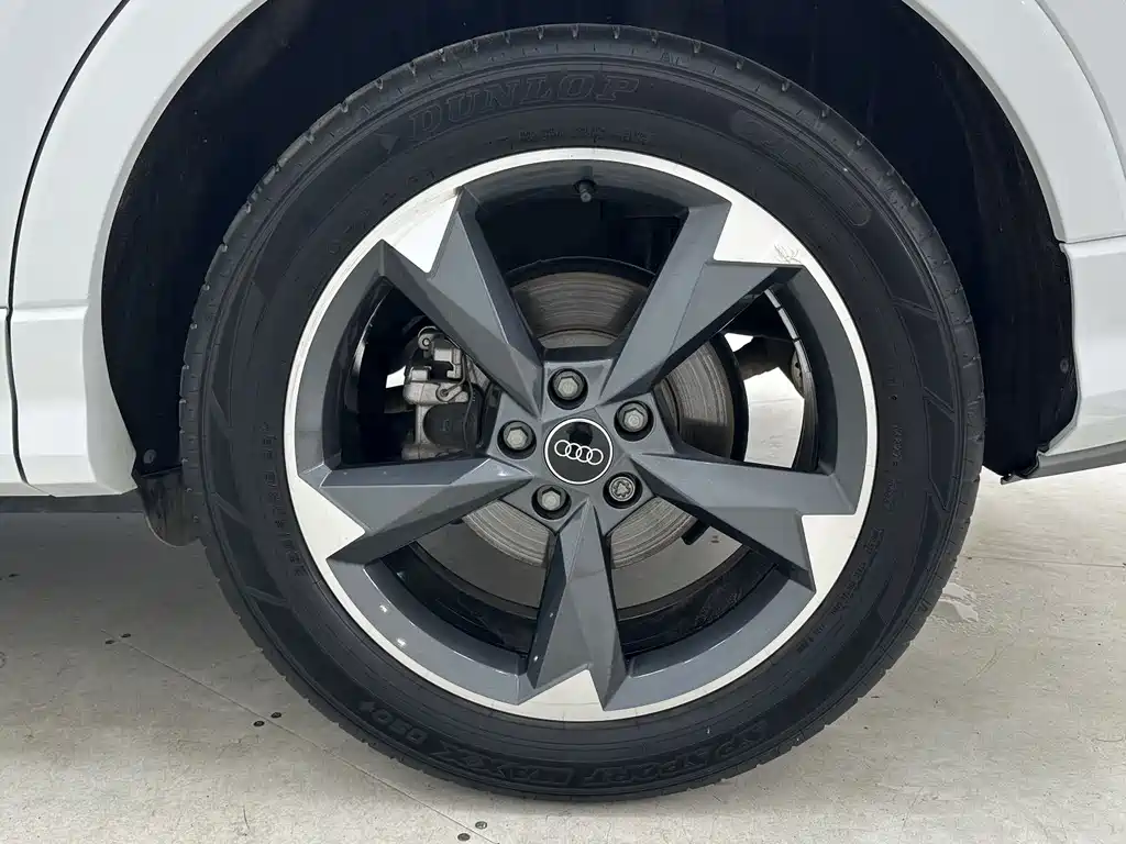 Audi Q3 2023 — фото 17