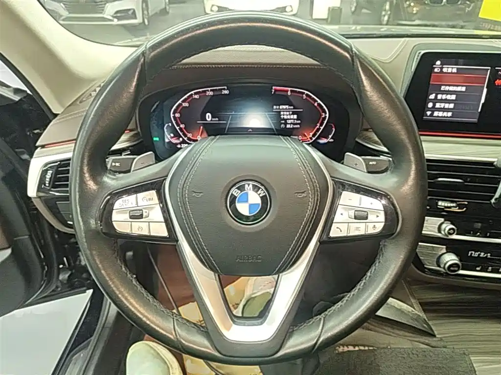 BMW 5 Series 2020 — фото 11