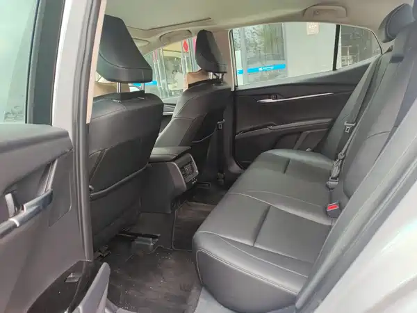 Toyota Camry 2025