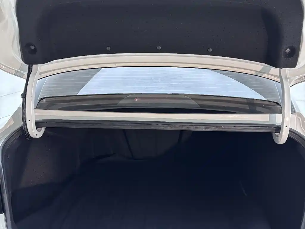 Hyundai Elantra 2023 — фото 24