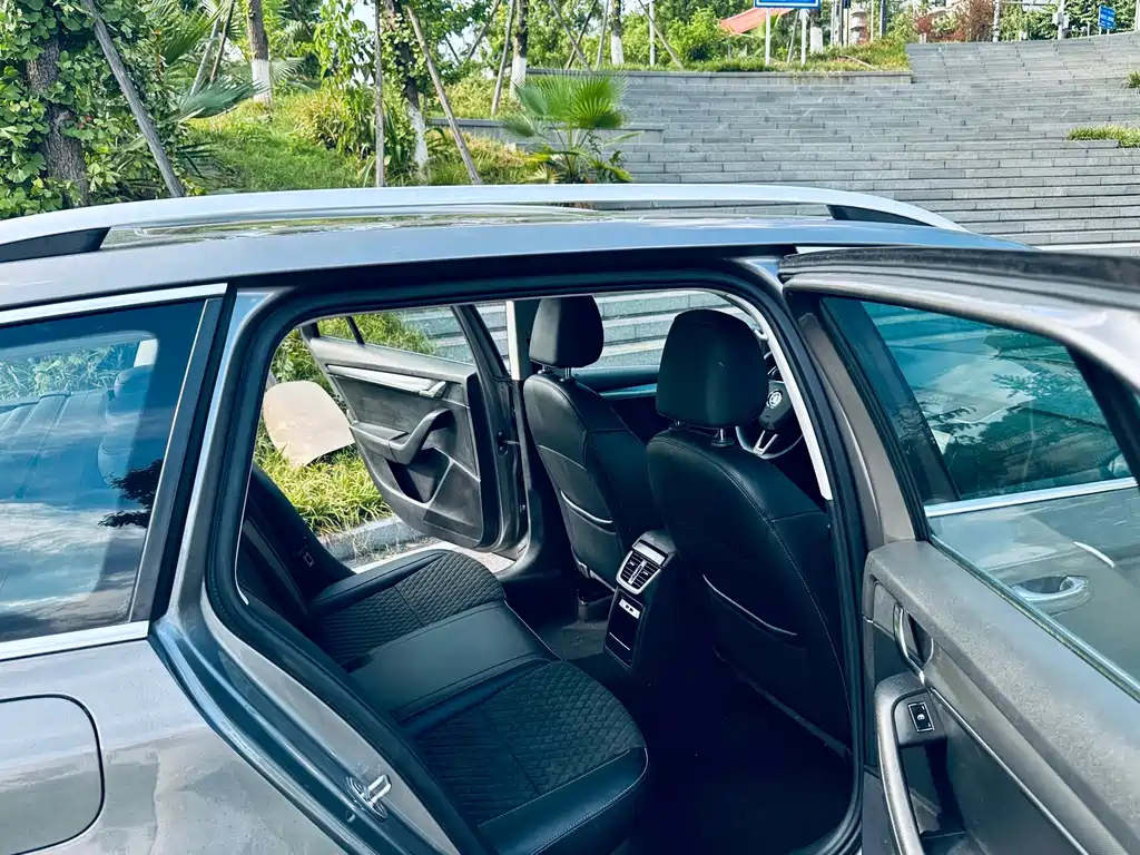 Skoda Octavia 2018 — фото 12