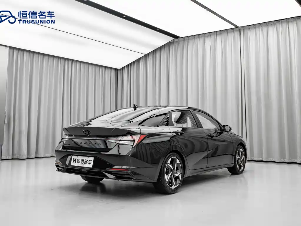 Hyundai Elantra 2021
