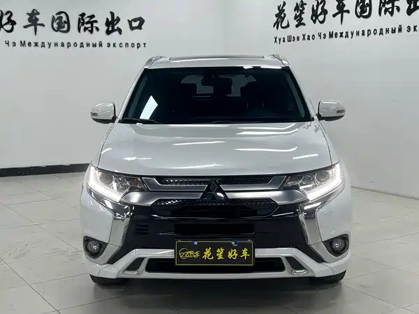 Mitsubishi Outlander 2021