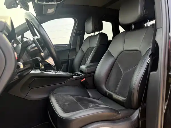 Porsche Macan 2021