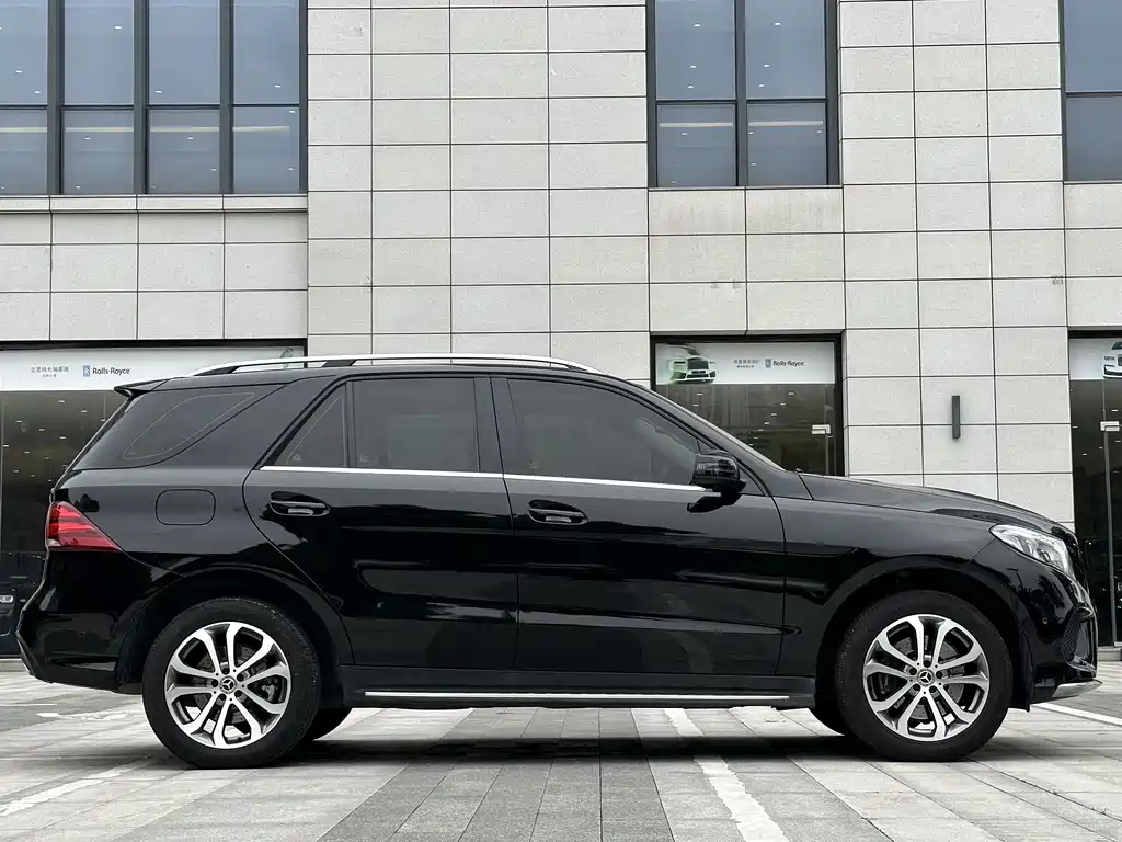 Mercedes-Benz GLE 2017 — фото 4