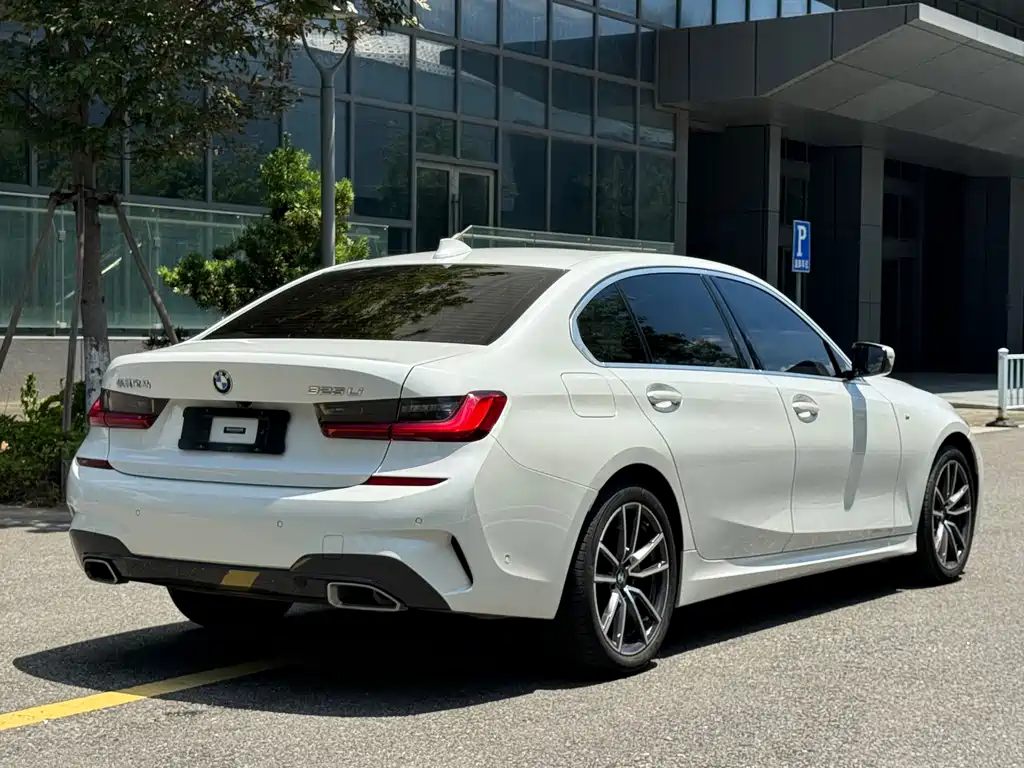 BMW 3 Series 2022 — фото 16