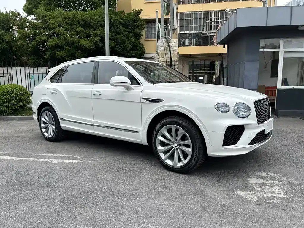 Bentley Bentayga — фото 2