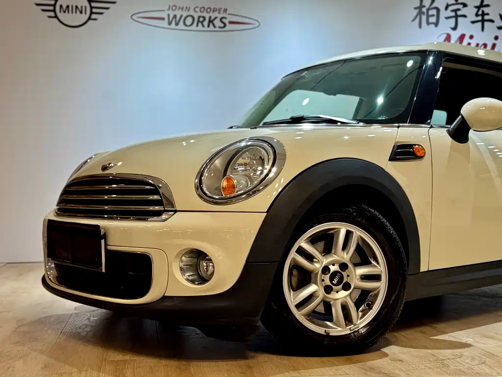 MINI Clubman 2013
