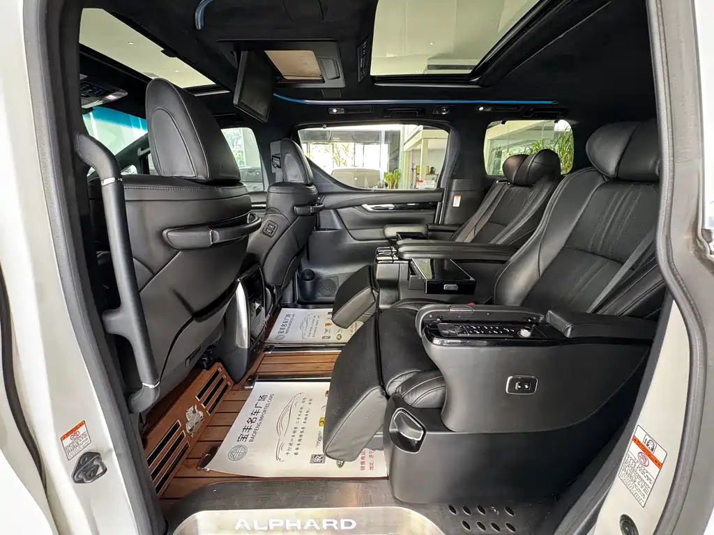 Toyota Alphard 2019 — фото 12
