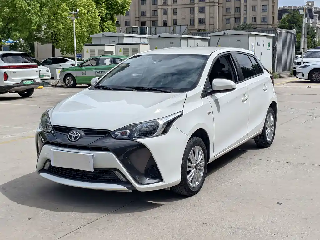 Toyota Yaris L 2023