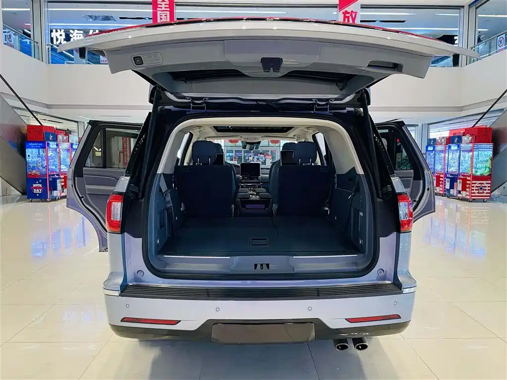 Lincoln Navigator 2019 — фото 13
