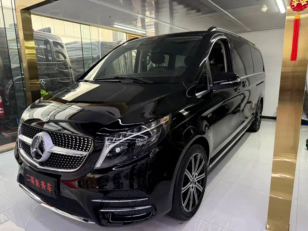 Mercedes-Benz V-Class 2025 — фото 1