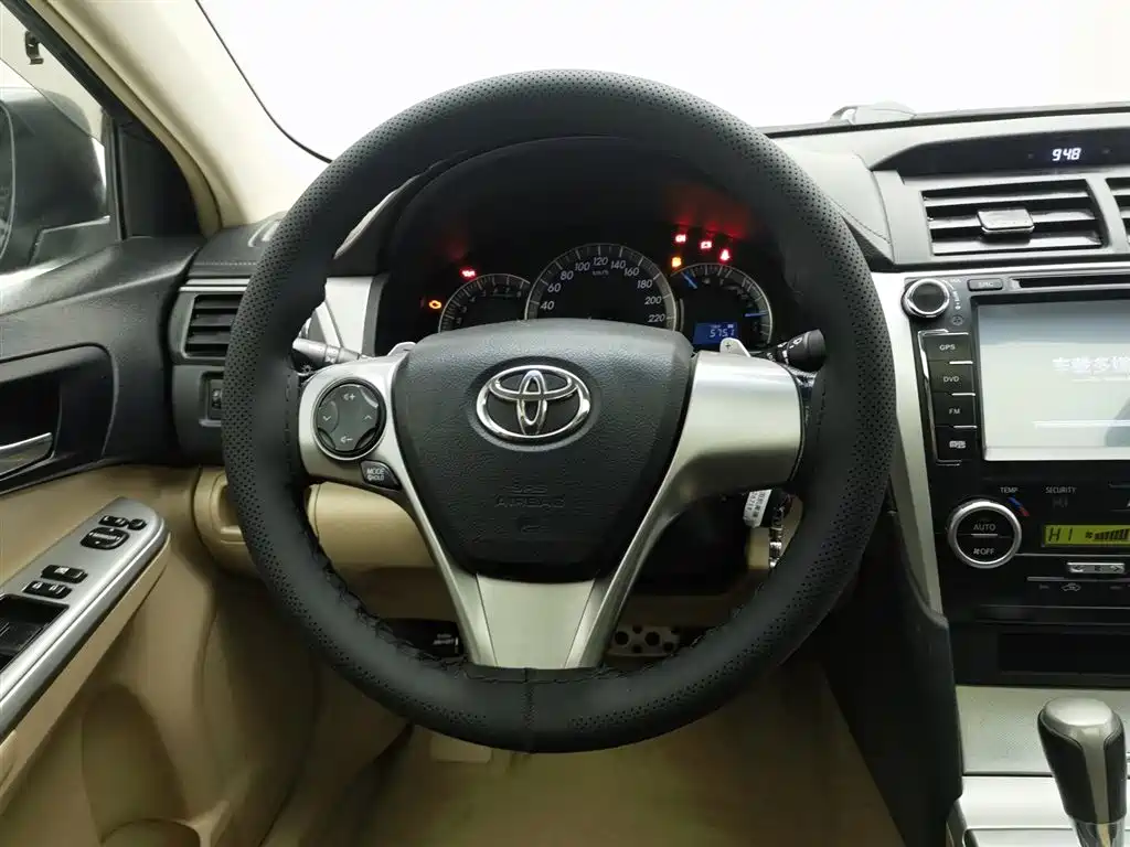 Toyota Camry 2012 — фото 11