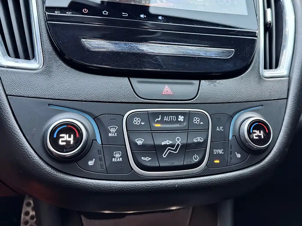 Chevrolet Malibu XL 2017 — фото 15