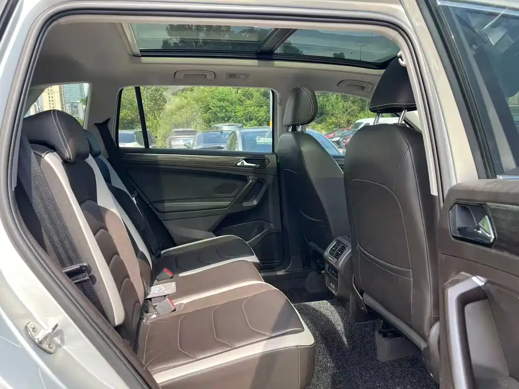 Volkswagen Tiguan L 2018 — фото 10