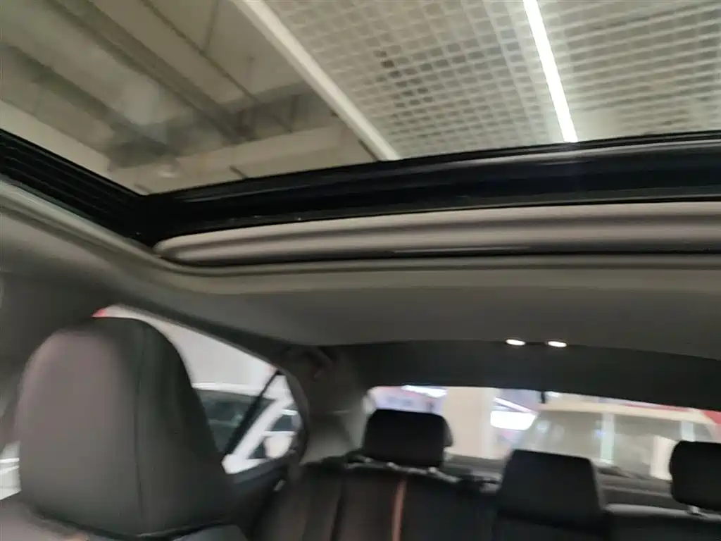 Toyota Camry 2021 — фото 18