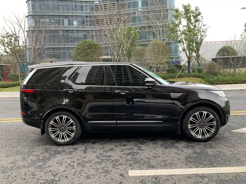 Land Rover Discovery 2019 — фото 10