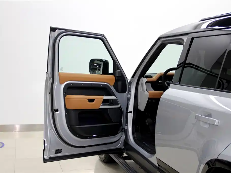 Land Rover Defender 2025 — фото 5